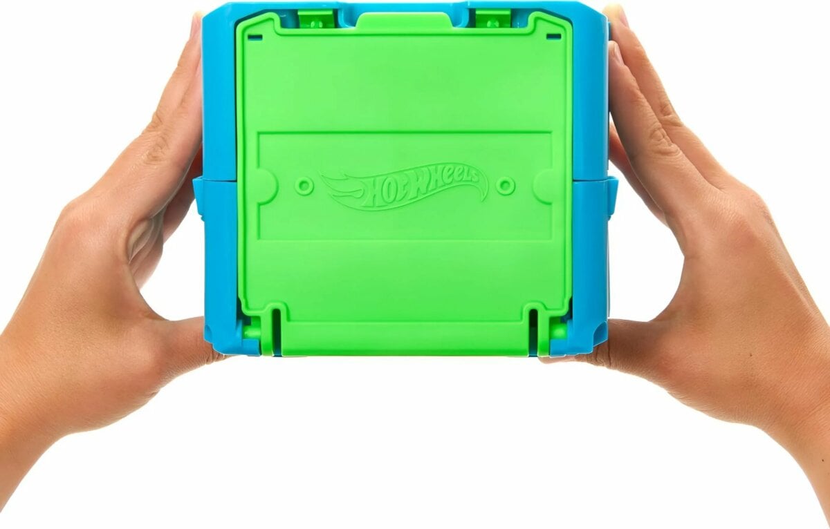 Mattel Hot Wheels Track Builder Set Hkx47 4 Mattel Hot Wheels Track Builder Set Toxic Super Jump Hkx47 | Ultimate Fun For Kids 4+ Years Mattel Hot Wheels Track Builder Set Toxic Super Jump Hkx47 | Ultimate Fun For Kids 4+ Years Image 4