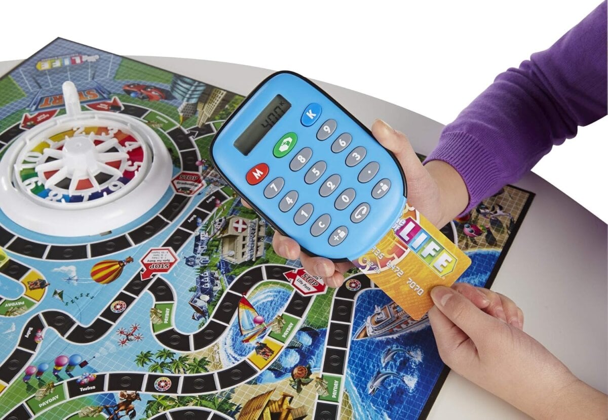 Hasbro Gaming The Game Of Life Electronic Banking 3 2 Hasbro Gaming The Game Of Life Electronic Banking For Kids | 8+Years Hasbro Gaming The Game Of Life Electronic Banking For Kids | 8+Years Image 5