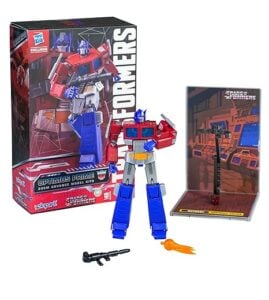 Hasbro Optimus Prime Transformers Authentics by YoloPark