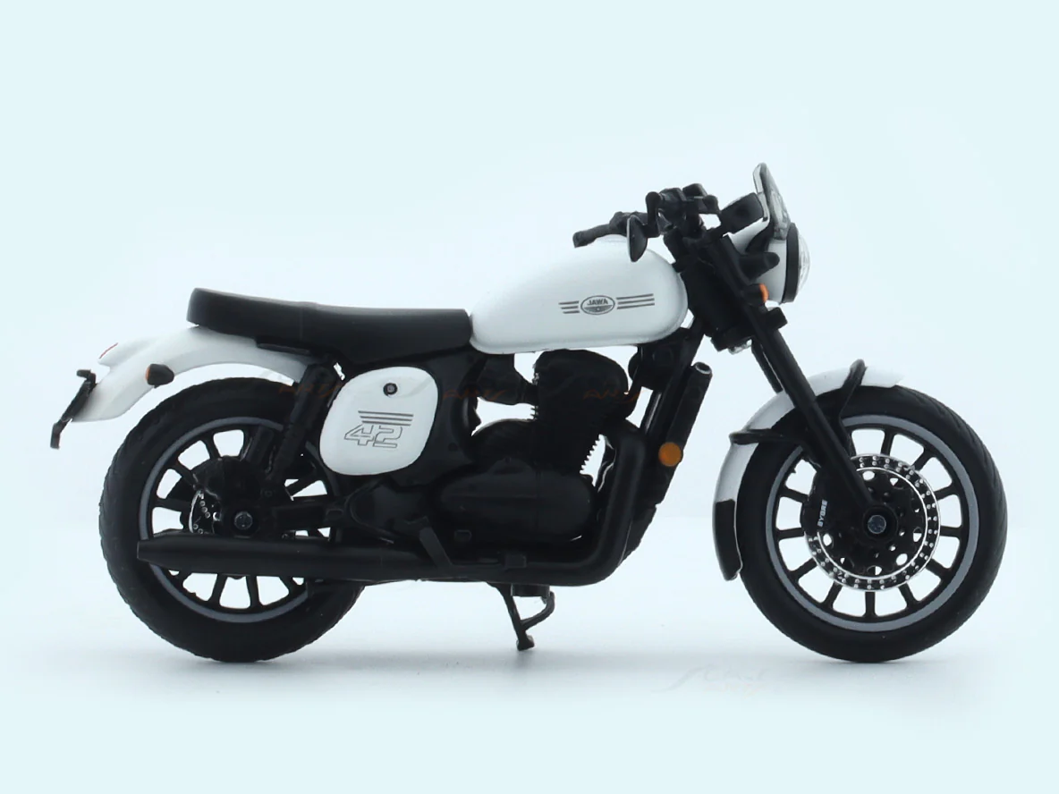 Jawa 42 White 1 18 Maisto Licensed Diecast Alloy Scale Model Bike Maisto Jawa 42 Bike Miniature Scale Model Bike For Kids 14+ Years – Ultimate Die Cast Collectible Toy With Realistic Detailing Maisto Jawa 42 Bike Miniature Scale Model Bike For Kids 14+ Years – Ultimate Die Cast Collectible Toy With Realistic Detailing Image 4