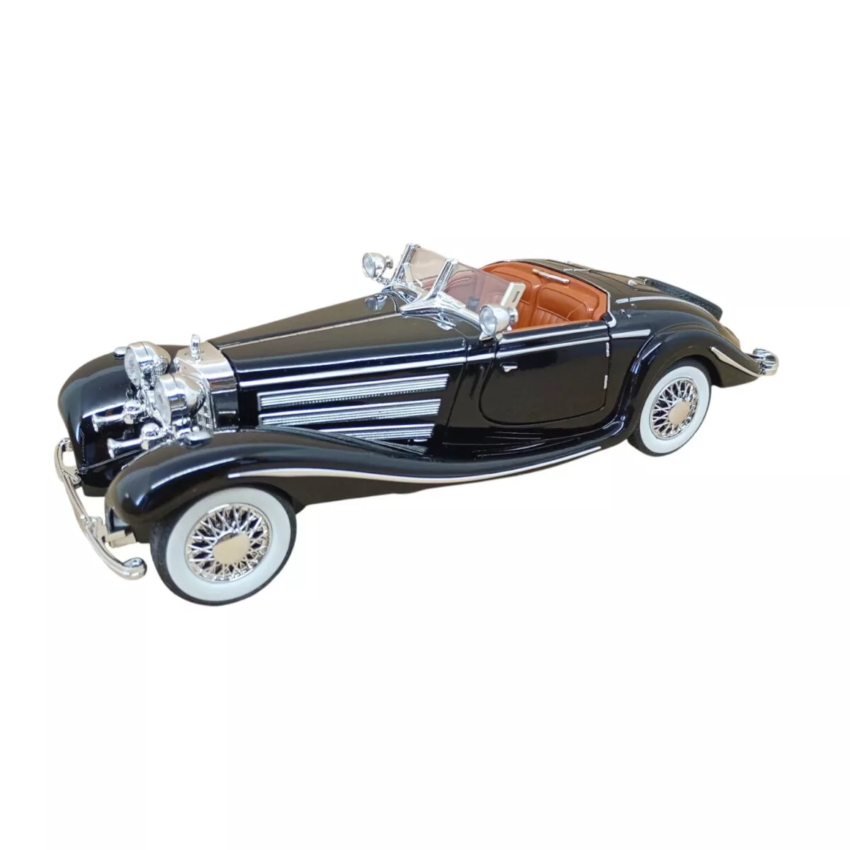 1:24 scale die-cast model luxury car, realistic toy car with openable doors, luxury die-cast model car for kids, toy car with sound and light, alloy toy car for collectors, die-cast car model for kids, interactive luxury model car with lights, premium alloy toy car for kids